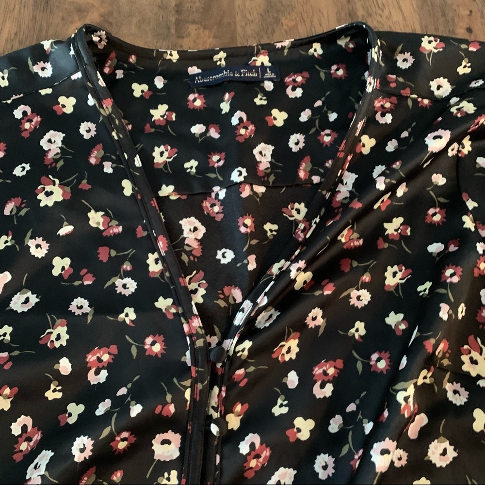 Long Sleeve Abercrombie Top - Picture 2 of 6
